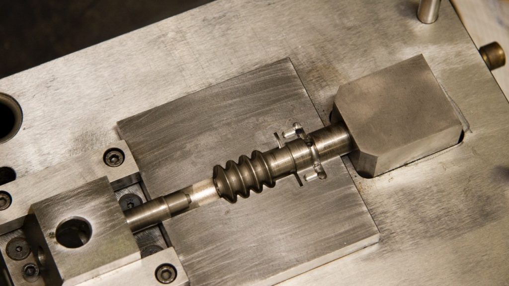 Custom tooling for plastic injection moulding parts
